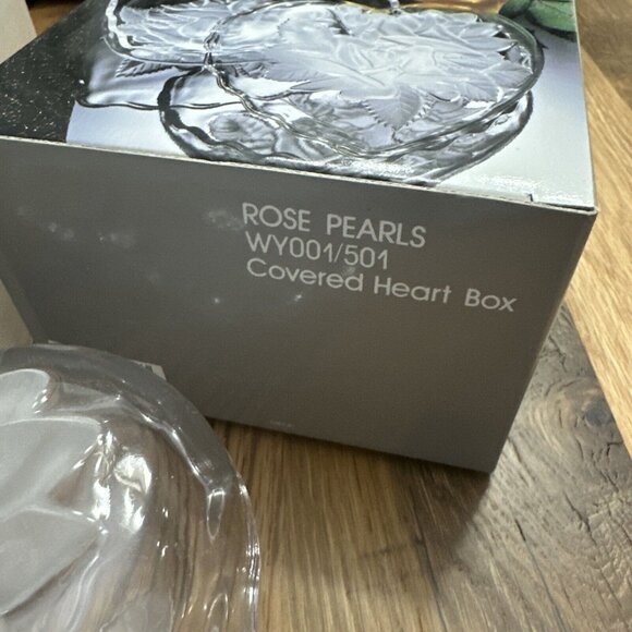 Home Beautiful Crystal Rose Pearls Covered Heart Box - Picture 4 of 12